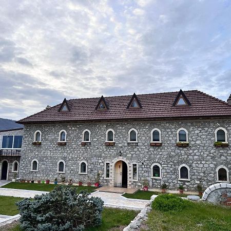 Bujtina Gjana Hotel Kukes Kültér fotó