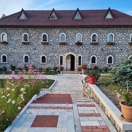 Bujtina Gjana Hotel Kukes Kültér fotó