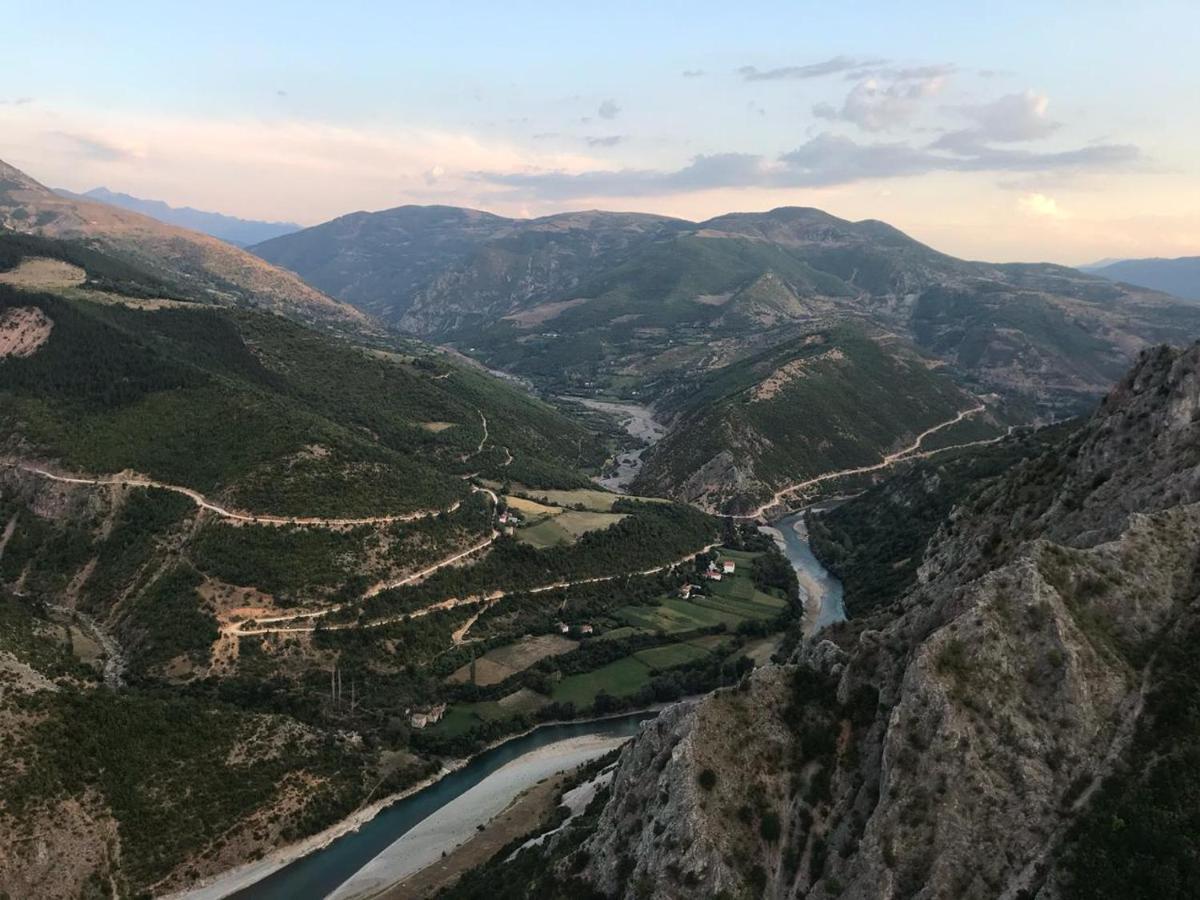 Bujtina Gjana Hotel Kukes Kültér fotó