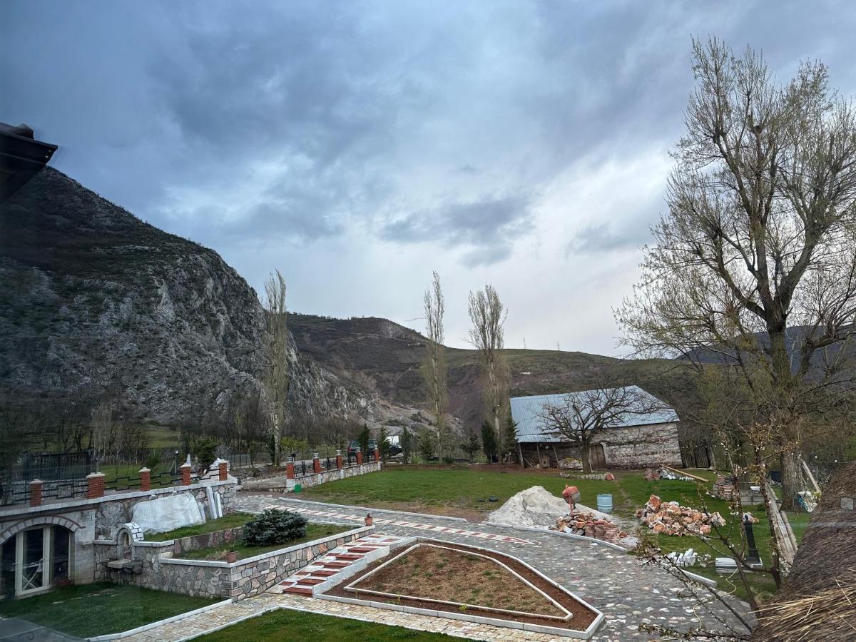 Bujtina Gjana Hotel Kukes Kültér fotó