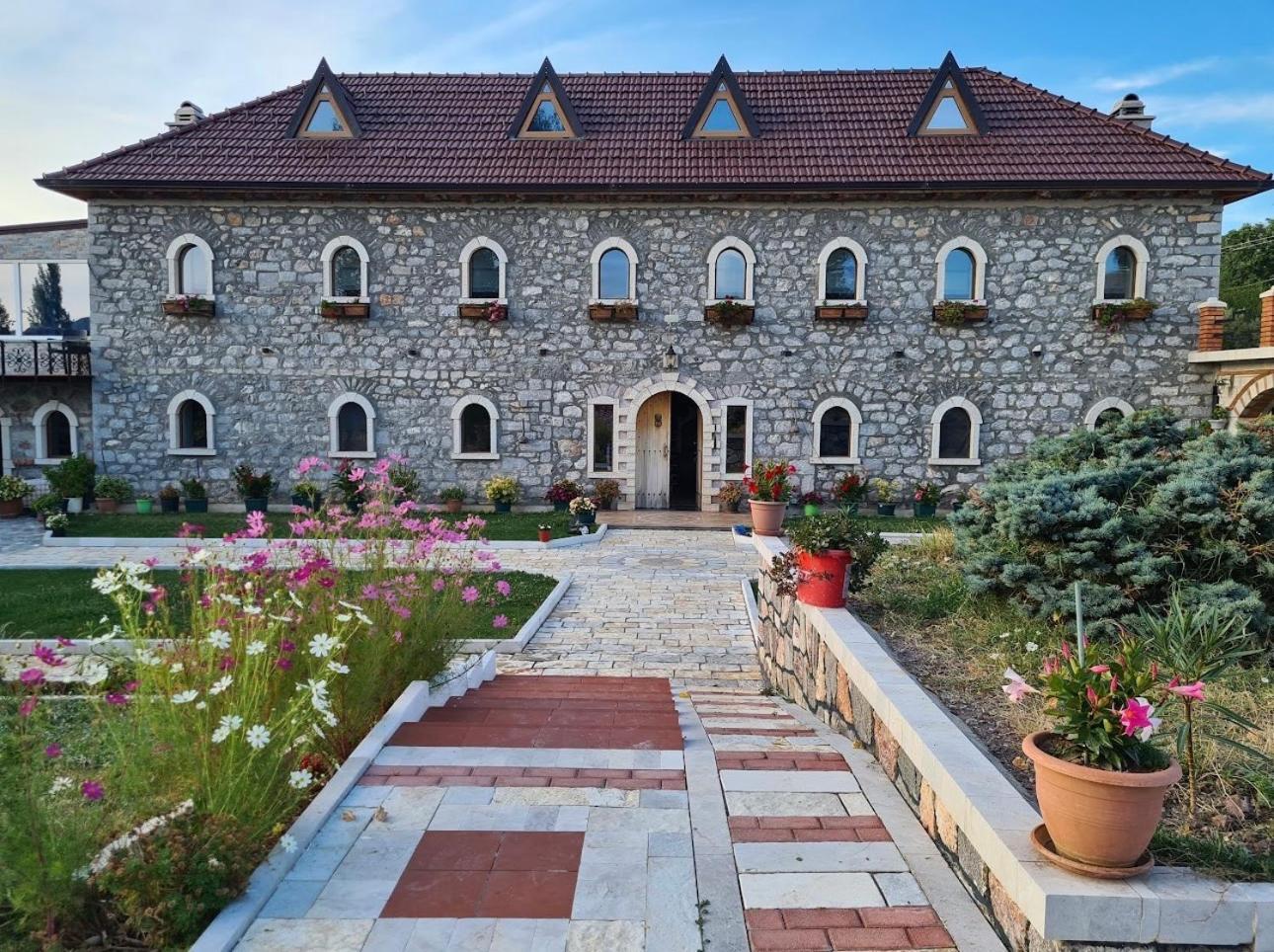 Bujtina Gjana Hotel Kukes Kültér fotó